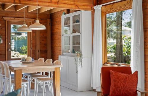 Bawley Point House | Beach Haven: Pet & Child-Friendly Retreat with Top Reviews
