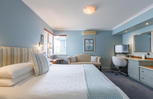 Collingwood Park Hotel | Experience The Beach House At Bayside - 5-Star Ocean View