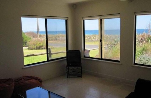 Carrickalinga House | Experience The Beach House Carrickalinga with Ocean Views