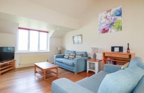 Lusty Glaze House | Relaxing Getaway at The Beach House - 4-Star Family Retreat