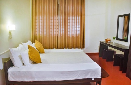 Nalagasdeniya Bed & Breakfast | Relax at The Beach House Hikkaduwa with Free Breakfast