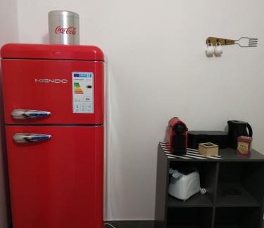 Rezza Apartment | Beach House: Family-Friendly Retreat with Great Reviews