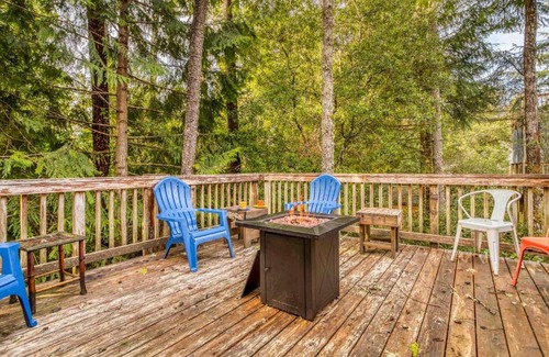 Manzanita House | Relax at The Beach House - Family-Friendly with Breakfast