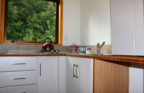 Onekaka House | Beach Lodge: Secluded Retreat with Panoramic Sea Views