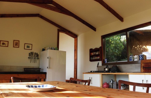 Onekaka House | Beach Lodge: Secluded Retreat with Panoramic Sea Views