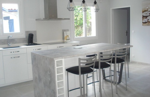 Bidart Apartment | Beachfront Bliss: Guest Rated 9.8 with Ocean View Amenities
