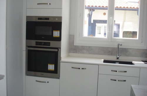 Bidart Apartment | Beachfront Bliss: Guest Rated 9.8 with Ocean View Amenities