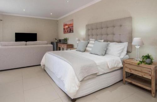 Ramsgate Beach House | Beachfront Bliss at The Beach Palace Ramsgate with Pool & Spa