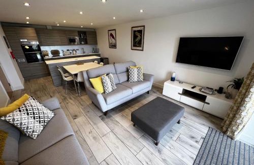 Sandown Apartment | Pet-Friendly Beach Retreat: 4-Star Comfort Awaits You