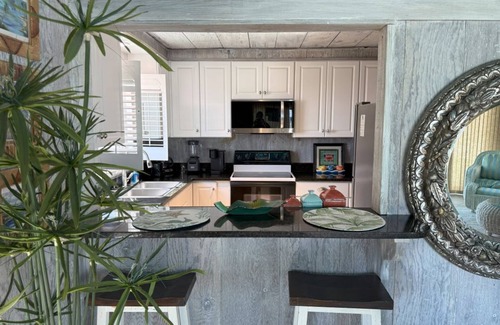 Gulf Shores House | The Beach Shack - Beachfront | Sleeps 10 | Gulf Shores