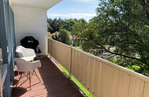 Sanctuary Point House | Beachcomber: Family-Friendly Retreat with High Guest Ratings