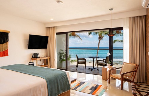 Villa Juarez Hotel | Indulge at The Beachfront by The Fives - Adults Only Retreat