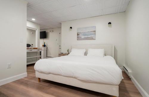 Sylvan Beach Hotel | Beachside Retreat: Carbone's Guest Rooms with Ocean Views