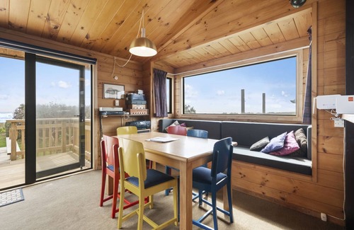 Te Horo Beach House | Pet-Friendly Oceanview Retreat at The Beachsider