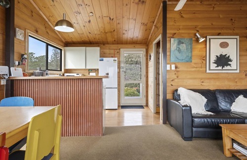 Te Horo Beach House | Pet-Friendly Oceanview Retreat at The Beachsider