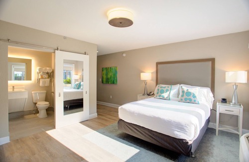 Jekyll Island Hotel | Beachview Club: Family-Friendly Retreat with Pool and Dining