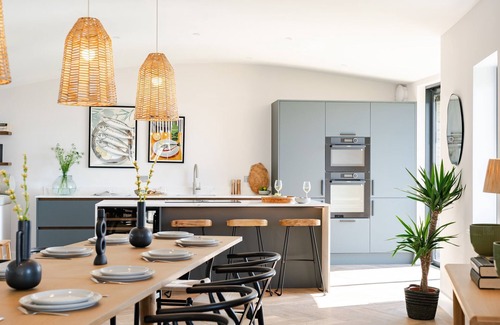 Widemouth Bay House | The Beacon is a five bedroomed terraced seafront retreat with incredible views of Widemouth Bay. It