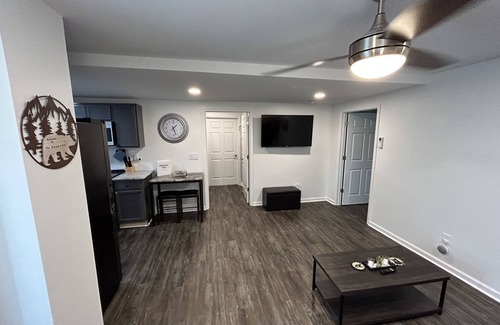 Jasper Apartment | Unforgettable Stay at The Bear Den - Family-Friendly Retreat