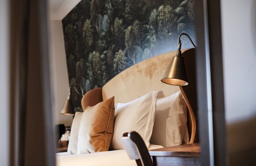 Burton Hotel | Discover The Bear of Burton: Family-Friendly Retreat