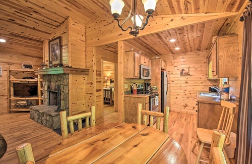 Helen Cabin | Experience 'The Bear Paw' at Sautee Mountain Retreat