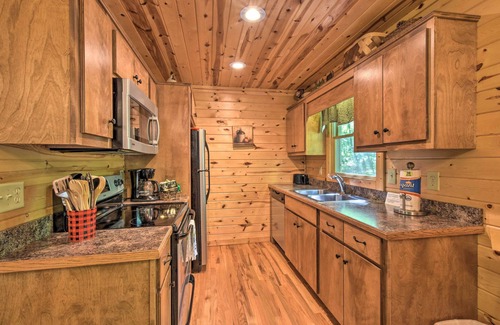 Helen Cabin | Experience 'The Bear Paw' at Sautee Mountain Retreat