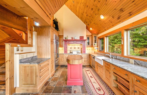 Stratton Mountain House | Cozy Bear Ski House: 5 Mins to Stratton Mountain Fun