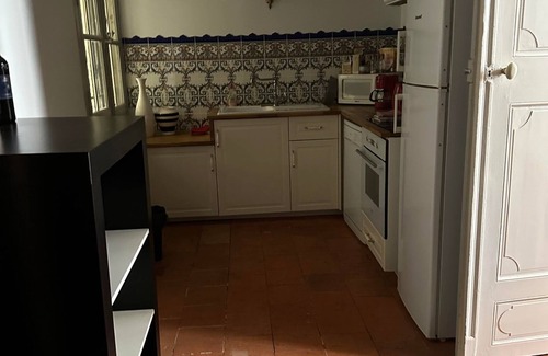 Bastide Saint-Louis Apartment | Explore Family-Friendly Comfort at The Bearded Suite