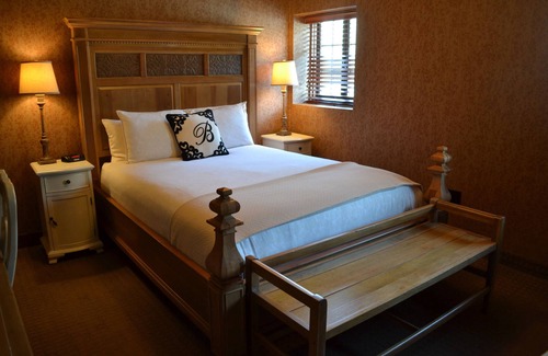 Dallas Hotel | Discover The Beaumont Inn: Rated 9.2/10 with Family-Friendly Amenities