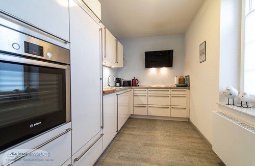 Langeoog Apartment | Elegant Sandpiper Apartment in Scenic Friesengut, Langeoog
