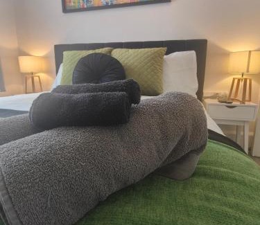 Woolston House | The Beautiful Trio 3 Homes for One Group