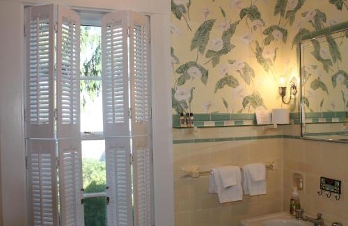 Rockport Bed & Breakfast | Ocean View Retreat at The Beech Tree B&B - Rated 9/10