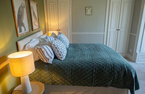 Baslow House | Cozy Chatsworth Apartment No 1 - Perfect for Families & Pets
