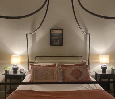 Baslow House | Cozy Chatsworth Apartment No 2 - Pet & Child Friendly Stay