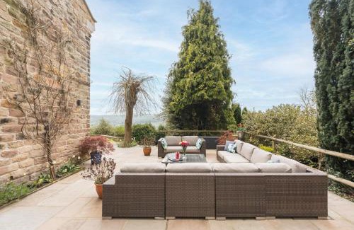 Darley Dale House | Discover The Beeches: Pet and Child Friendly Retreat