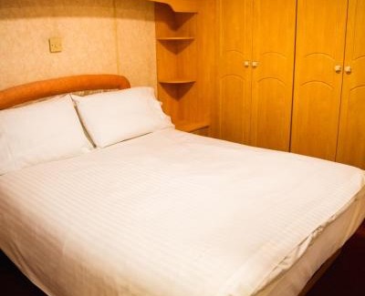 West Buckland Apartment | Discover The Beeches Static Caravan: Pet & Child Friendly Retreat