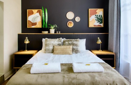 Makhado Apartment | Discover The BeeKeeper's Inn: Family-Friendly Comfort Awaits