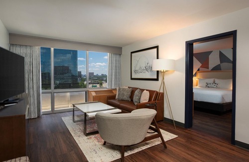 Northeast Dallas Hotel | Discover Comfort at The Beeman Hotel - Rated 8.4/10