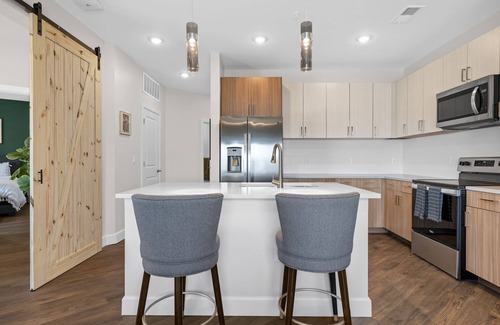 The Gulch Apartment | Top-Rated Bel Air Suite Penthouse in The Gulch