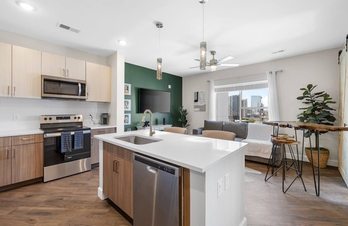 The Gulch Apartment | Top-Rated Bel Air Suite Penthouse in The Gulch