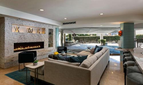 Tree Section Hotel | Discover The Belamar Hotel Manhattan Beach by Hilton