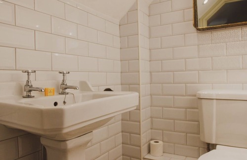 Horton Hotel | Discover The Bell at Broadway: Family-Friendly Retreat