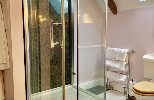 Skenfrith House | Experience The Bell At Skenfrith: 5-Star Comfort Awaits