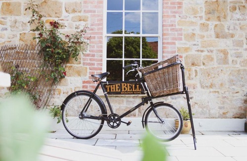 Horton Hotel | Cozy Stay at The Bell Broadway with Free Breakfast