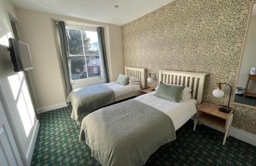 Evercreech Hotel | Discover The Bell Inn: Family-Friendly Dining Awaits