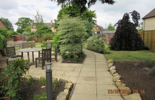 Moreton-in-Marsh Bed & Breakfast | Inviting Stay at The Bell Inn with Restaurant & Family Fun