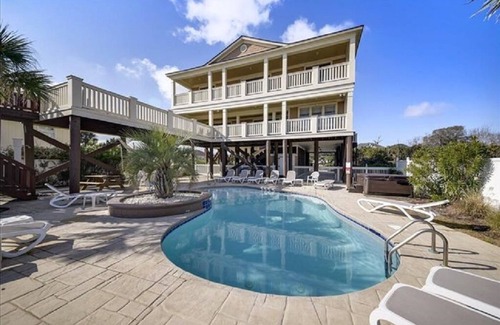 Long Bay Estates House | Discover The Bellagio in Long Bay Estates with Pool & Spa