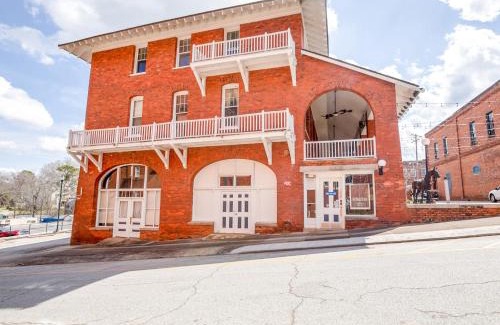 Abbeville Hotel | Pet-Friendly Oasis at The Belmont Inn by OYO - Rated 9/10