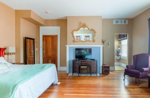 Abbeville Hotel | Pet-Friendly Oasis at The Belmont Inn by OYO - Rated 9/10