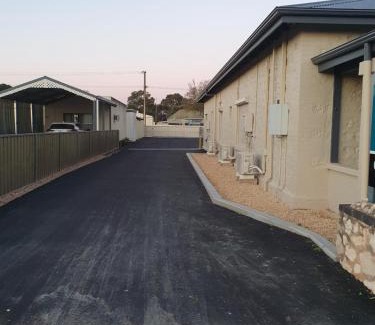 Seymour Hotel | Discover The Bend Abode: Family-Friendly & Accessible Stay