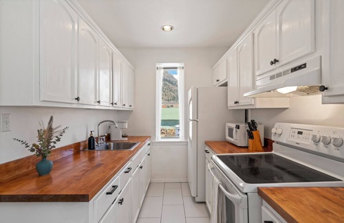 Silverton Hotel | Discover The Bent Elbow Hotel: Rated 9.2 with Family Amenities